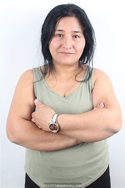 Kadın Oyuncular Adayımız Esmer