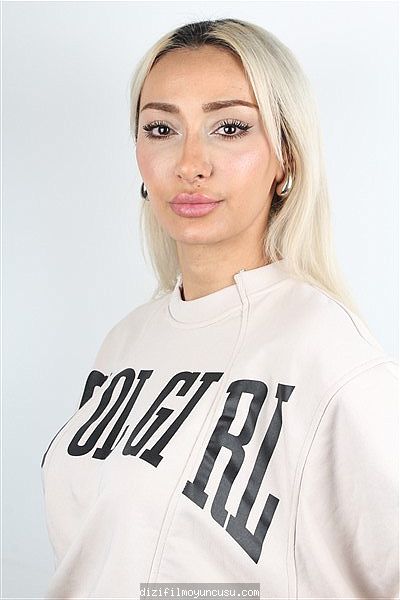 Kadın Oyuncular Adayımız Ebru