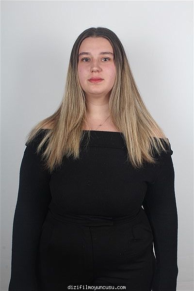 Kadın Oyuncular Adayımız Deniz