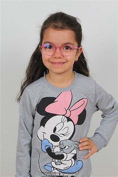 Çocuk Oyuncular Adayımız Asel