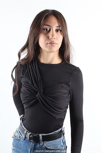 Kadın Oyuncular Adayımız Melike