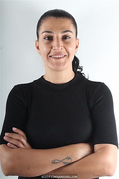 Kadın Oyuncular Adayımız Elif