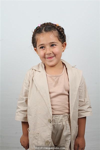 Çocuk Oyuncular Adayımız Zeynep