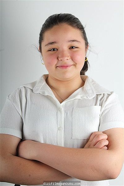 Çocuk Oyuncular Adayımız Övgü