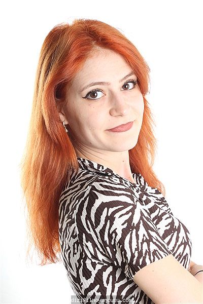 Kadın Oyuncular Adayımız Zeynep
