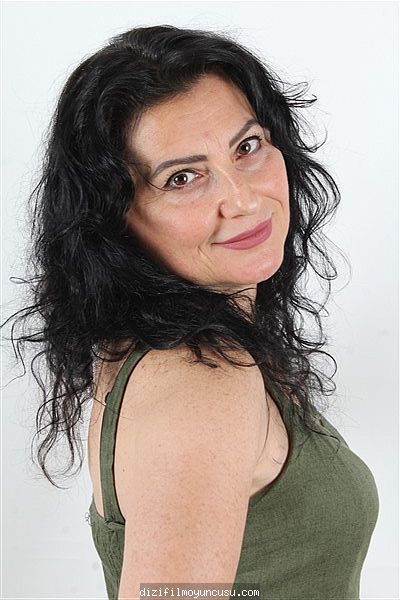 Kadın Oyuncular Adayımız Özlem