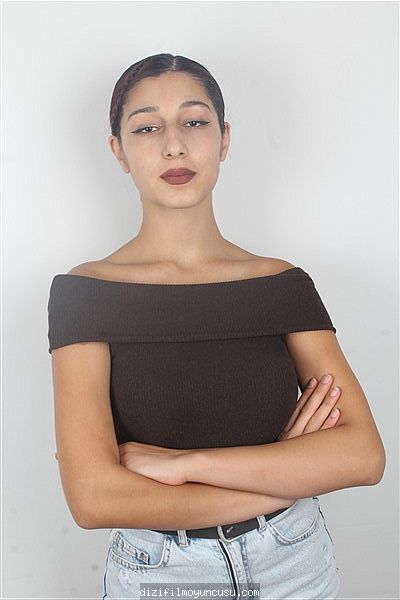 Kadın Oyuncular Adayımız Zeynep