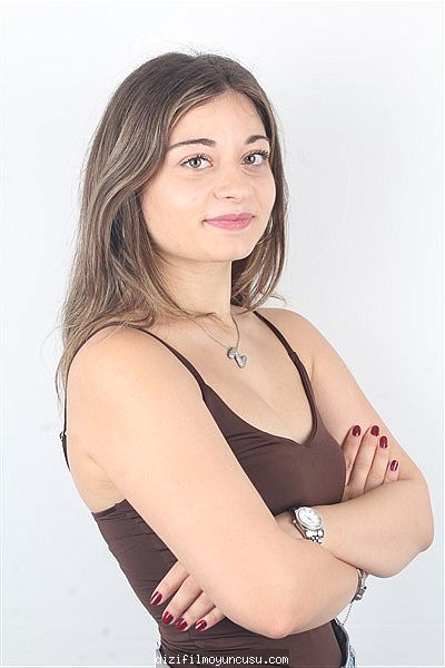 Kadın Oyuncular Adayımız Zeynep
