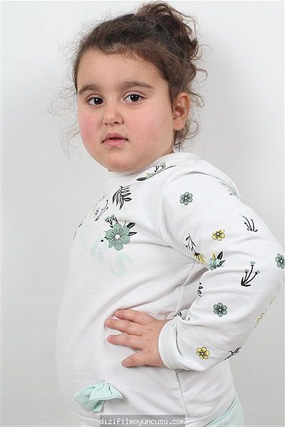 Çocuk Oyuncular Adayımız Zübeyde