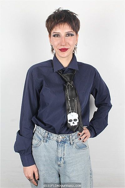 Kadın Oyuncular Adayımız Azra
