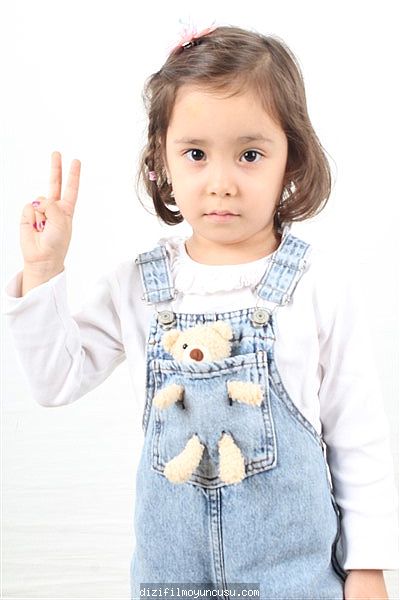 Çocuk Oyuncular Adayımız Berra