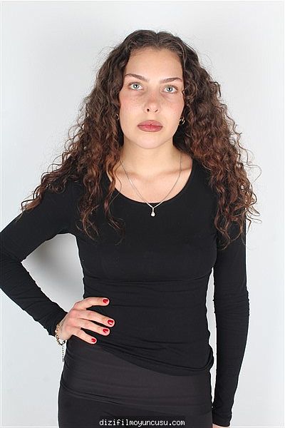Kadın Oyuncular Adayımız Sena