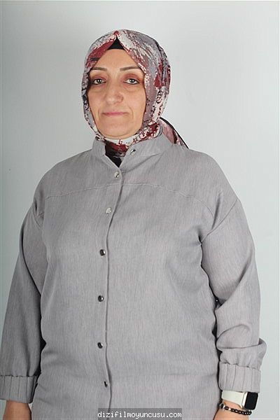 Kadın Oyuncular Adayımız Münevver
