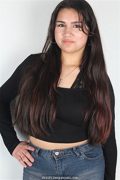 Kadın Oyuncular Adayımız Elif