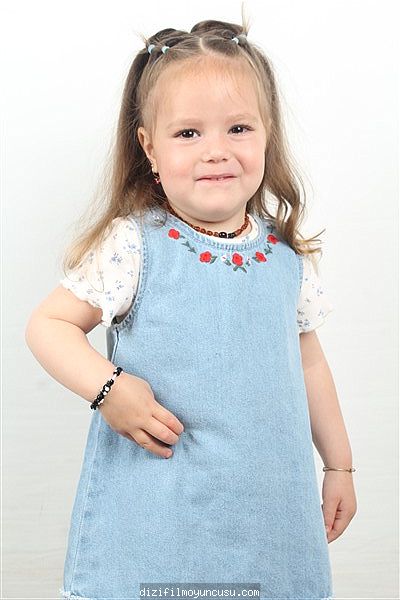 Çocuk Oyuncular Adayımız Milena