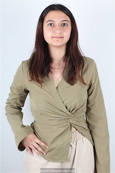 Kadın Oyuncular Adayımız Zeynep