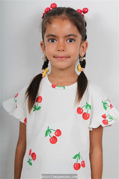 Çocuk Oyuncular Adayımız Azra