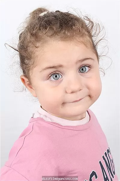 Çocuk Oyuncular Adayımız Asel