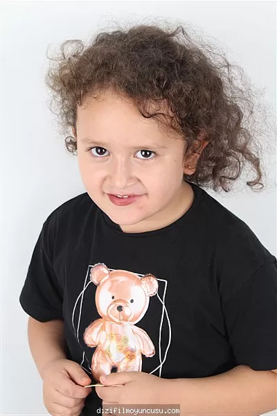 Çocuk Oyuncular Adayımız Elif
