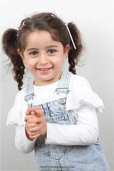 Çocuk Oyuncular Adayımız Yüsra