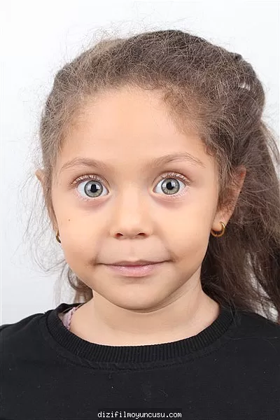 Çocuk Oyuncular Adayımız Nisa