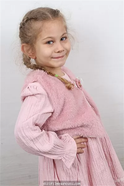 Çocuk Oyuncular Adayımız Asel